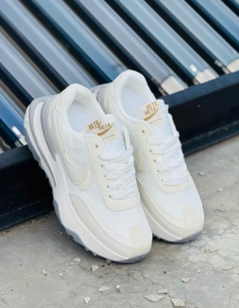 NIKE WHITE