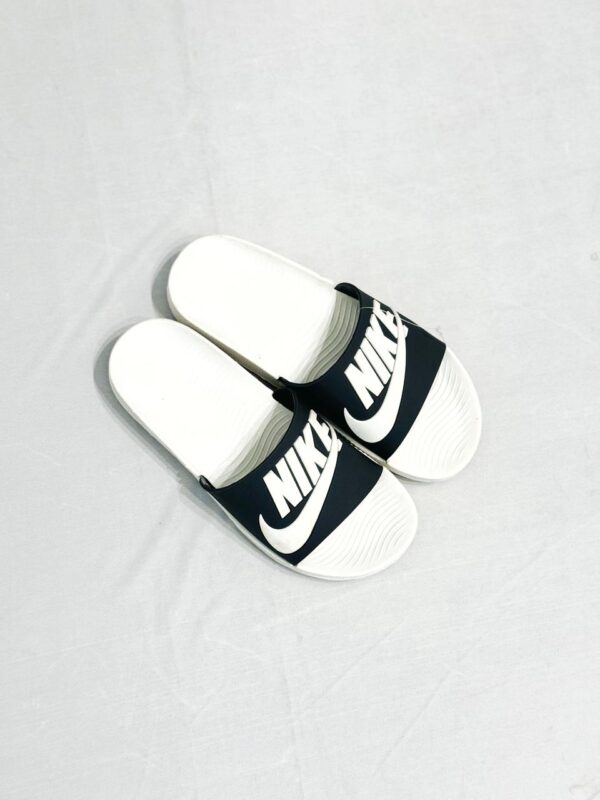 NIKE WHITE