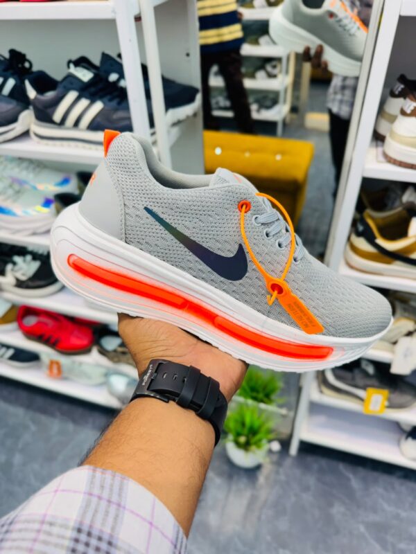 NIKE GRAY