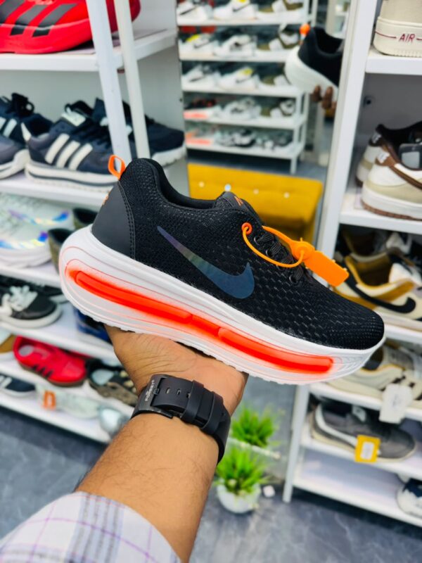 NIKE BLACK