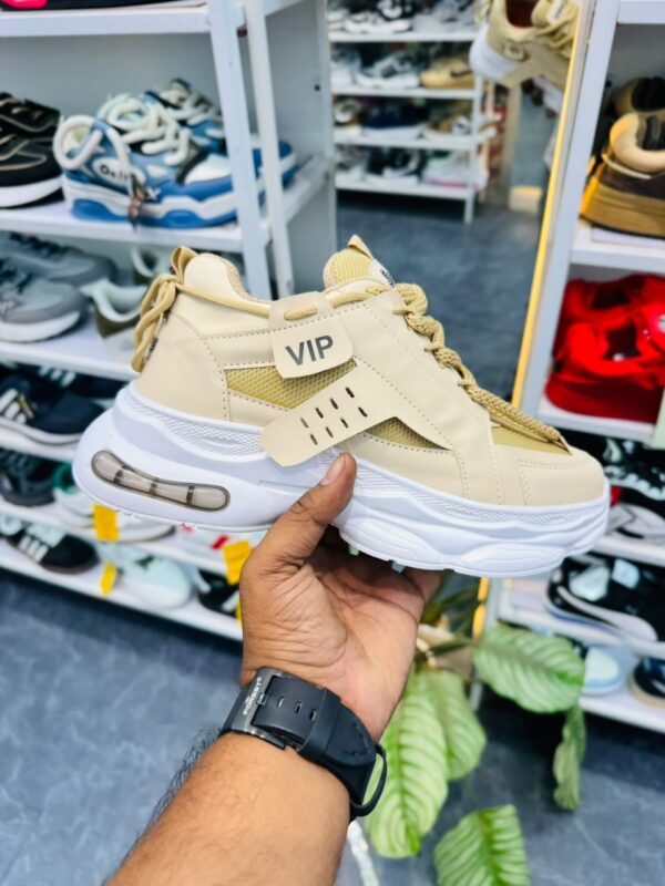VIP BEGE